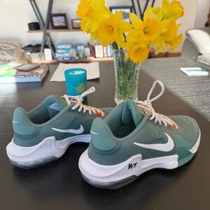 Nike Impact 4 Basketball Shoes w/Kai Jones(skier) autograph